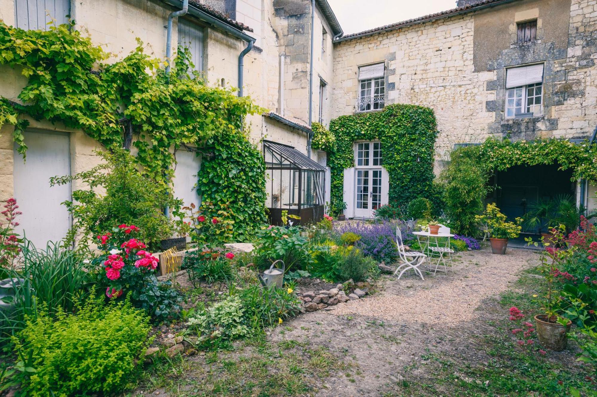 Hotel Le Prieure Sainte Croix Loudun Exterior foto